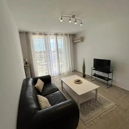 T3 5 -10 Min A Pied De La Et 10 Min Aqualand Apartment *